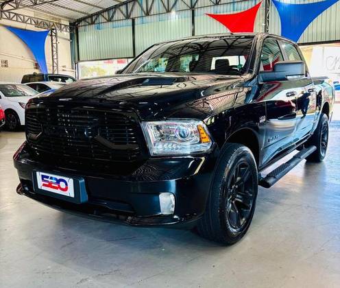 RAM CLASSIC 5.7 V8 GASOLINA LARAMIE NIGHT EDITION CD 4X4 AUTOMÁTICO